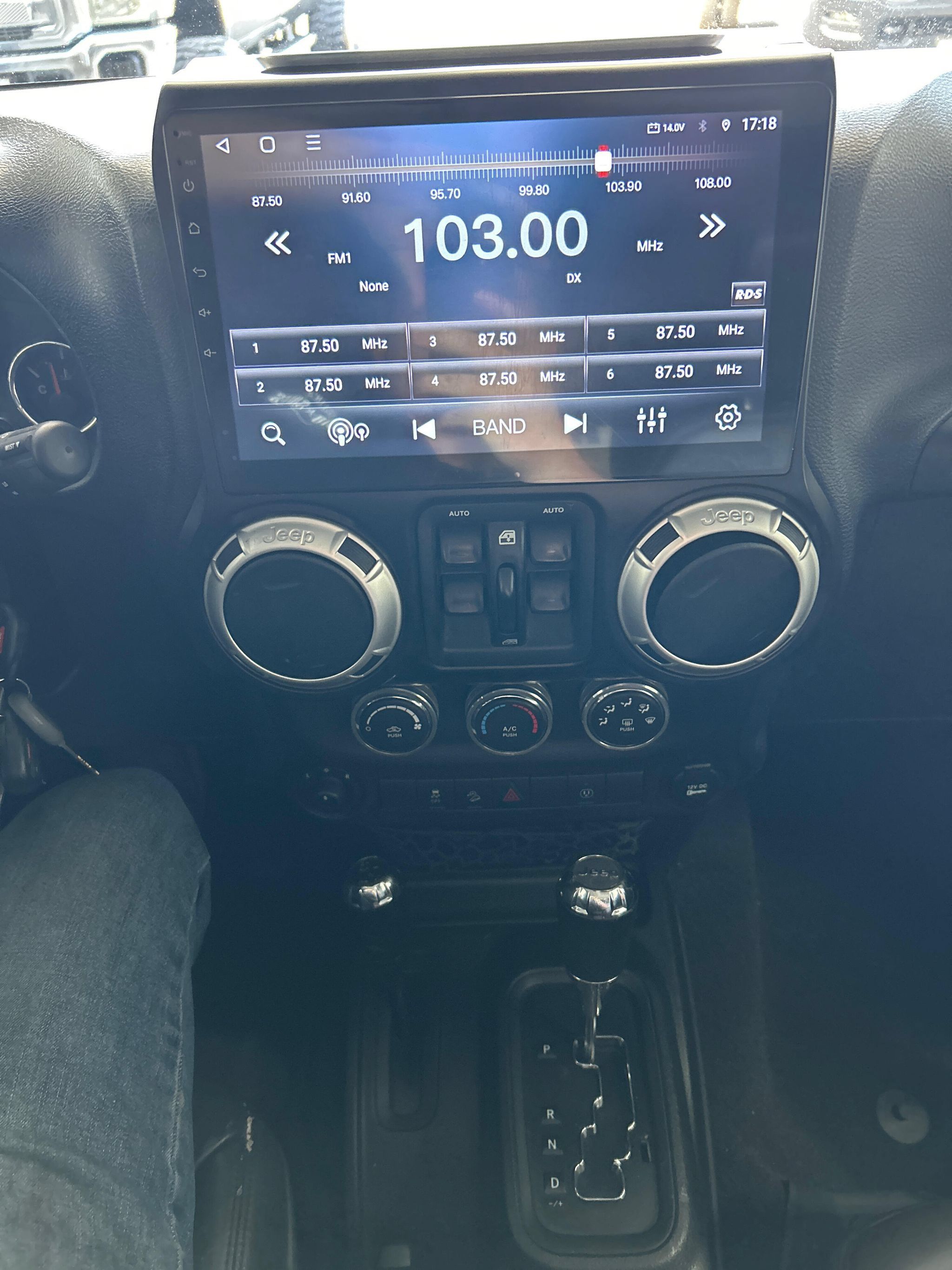 Used 2017 Jeep Wrangler Unlimited Sahara AWD/4WD image 15