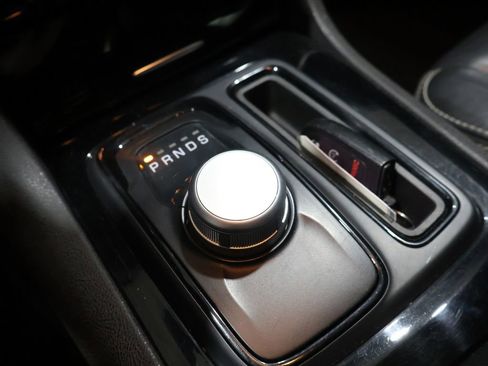 Used 2019 Chrysler 300 S image 29