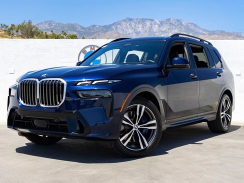 Used 2023 BMW X7 xDrive40i w/ M Sport Package AWD/4WD image 8