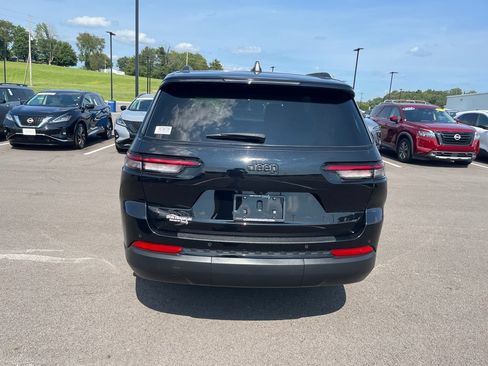 Used 2023 Jeep Grand Cherokee L Laredo AWD/4WD image 4