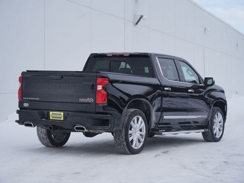 Used 2022 Chevrolet Silverado 1500 High Country w/ High Country Premium Package image 3