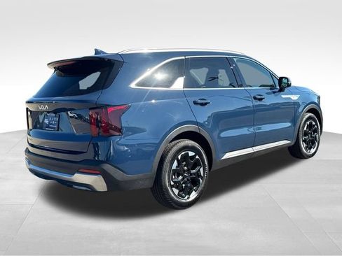Certified 2026 Kia Sorento S w/ S Panoramic Sunroof Package FWD image 5