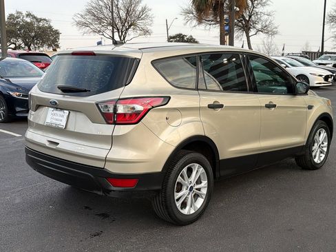 Used 2017 Ford Escape S image 8