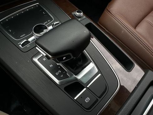 Used 2019 Audi Q5 2.0T Premium Plus w/ Premium Plus Package image 33