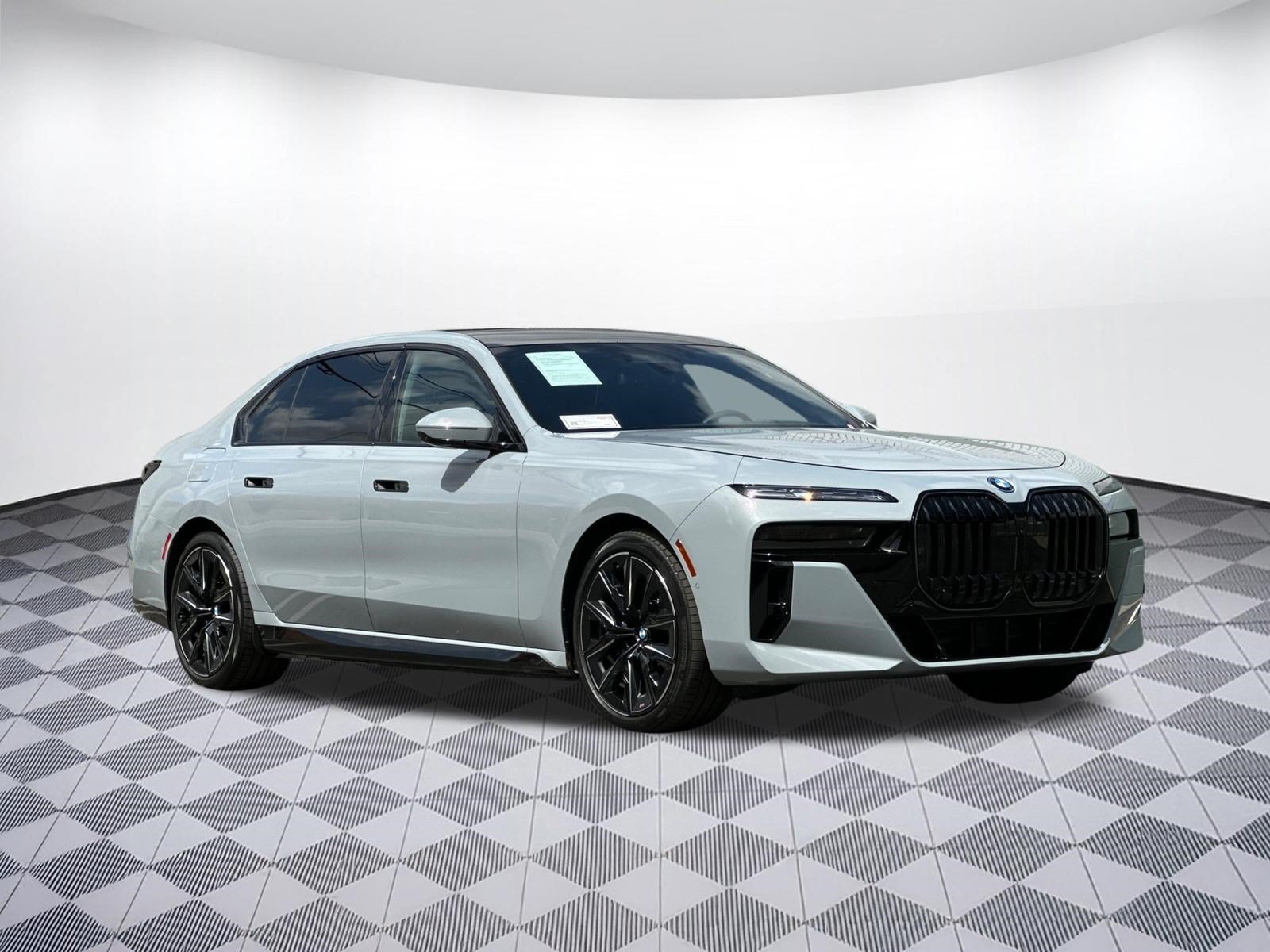 Used 2025 BMW i7 xDrive60 w/ Executive Package AWD/4WD image 7