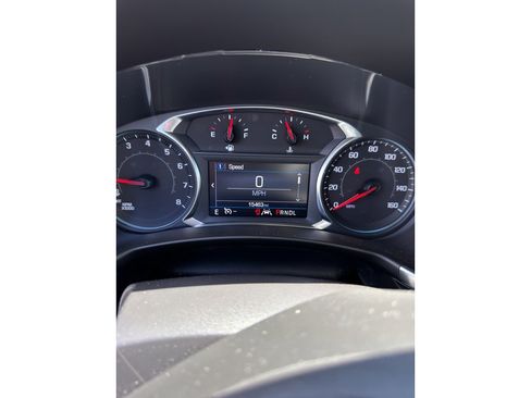 Used 2023 Chevrolet Equinox LT image 2