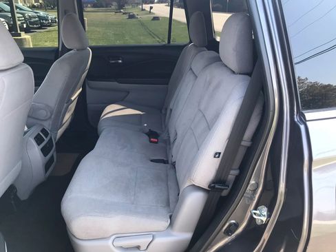 Used 2019 Honda Pilot LX image 32