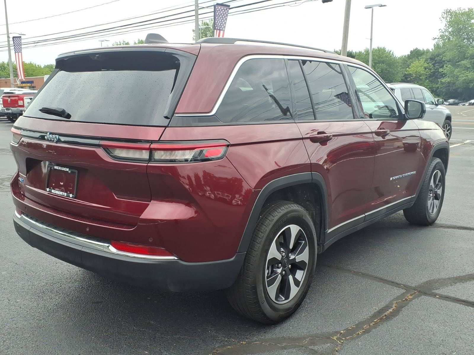 Certified 2023 Jeep Grand Cherokee 4WD 4xe w/ Luxury Tech Group II image 8