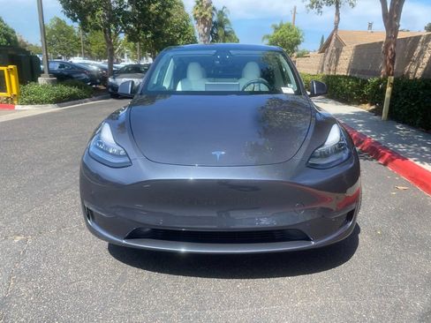 Used 2020 Tesla Model Y Long Range AWD/4WD image 3