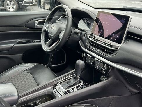 Used 2022 Jeep Compass Latitude w/ Sun and Sound Group image 12