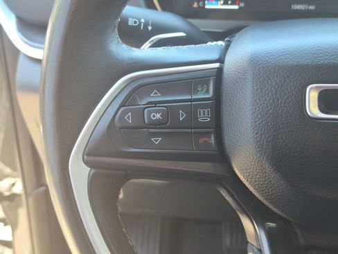 Used 2022 Jeep Grand Cherokee Laredo w/ Luxury Tech Group I AWD/4WD image 17