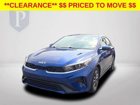Used 2024 Kia Forte LXS w/ LXS Technology Package FWD image 12