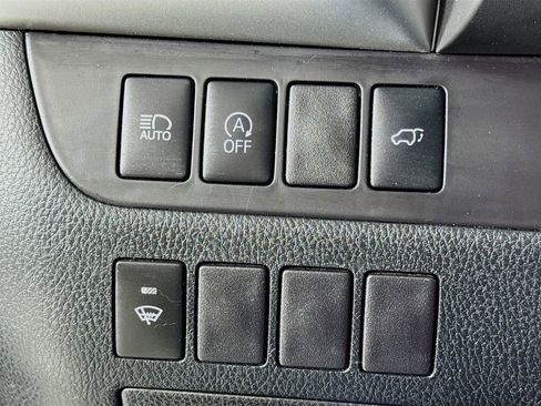 Used 2018 Toyota Highlander XLE AWD/4WD image 16