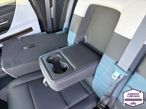 Used 2024 GMC Hummer EV 2X w/ LPO, Illumination Package AWD/4WD image 14