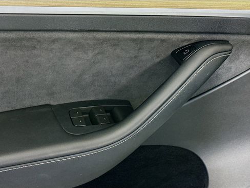 Used 2023 Tesla Model Y Long Range image 15