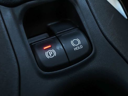 Used 2024 Toyota Corolla Cross LE w/ Moonroof Package image 21