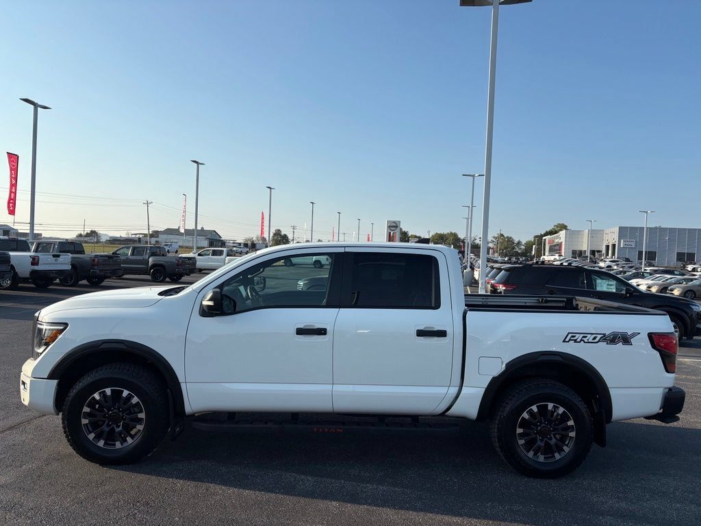 Used 2024 Nissan Titan PRO-4X w/ Pro-4x Convenience Package AWD/4WD image 10