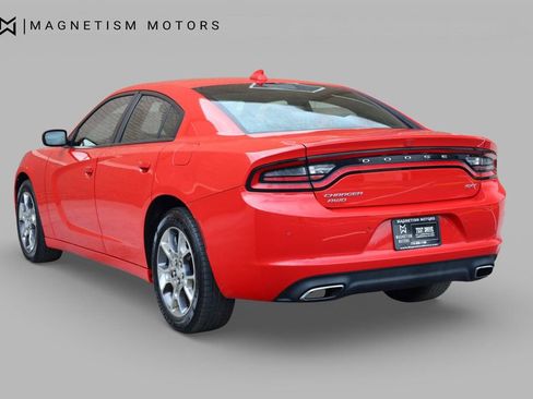 Used 2016 Dodge Charger SXT w/ Navigation & Travel Group image 9