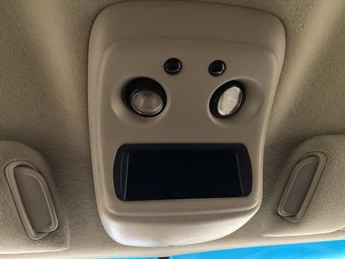 Used 2004 Chevrolet Silverado 2500 LS AWD/4WD image 31