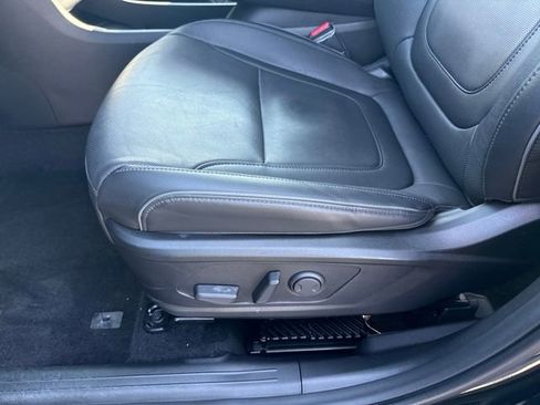 Certified 2025 Hyundai Tucson Limited AWD/4WD image 11