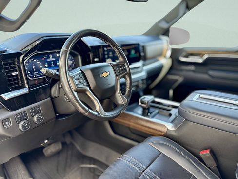Used 2022 Chevrolet Silverado 1500 High Country image 12