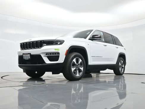 Used 2022 Jeep Grand Cherokee Limited 4xe w/ Luxury Tech Group II image 40