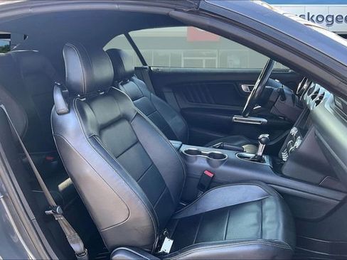 Used 2022 Ford Mustang Premium image 25