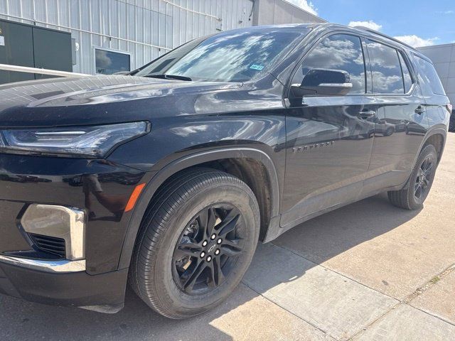 Used 2023 Chevrolet Traverse LT w/ Midnight/Sport Edition FWD image 1