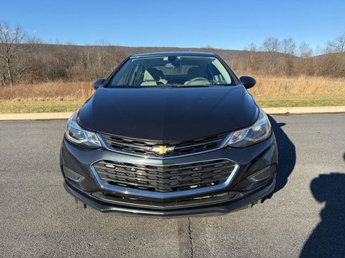 Used 2017 Chevrolet Cruze Premier image 2