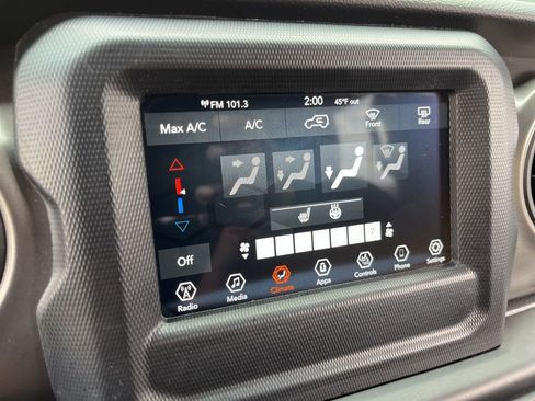 Used 2023 Jeep Wrangler Willys image 32