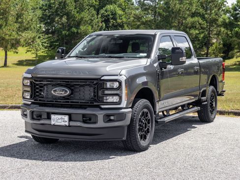 New 2026 Ford F350 Lariat w/ Black Appearance Package AWD/4WD image 3