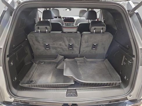 Used 2024 Chevrolet Traverse RS image 15