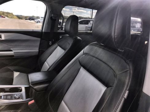 Used 2023 Ford Explorer XLT w/ Equipment Group 202A image 11