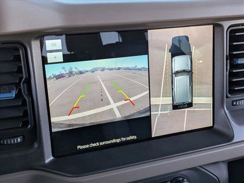 Used 2024 Ford Bronco Wildtrak image 13