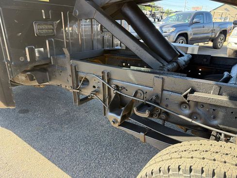 Used 2006 Ford F350 4x4 Regular Cab DRW Super Duty image 13