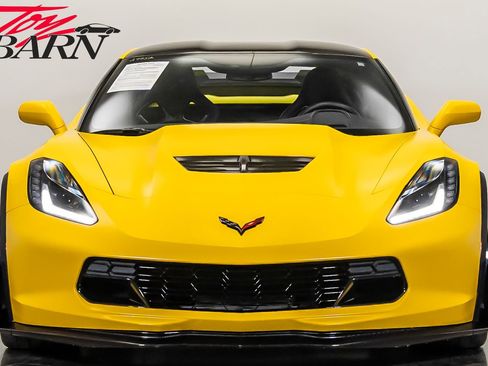 Used 2015 Chevrolet Corvette Z06 w/ 3LZ Preferred Equipment Group image 16
