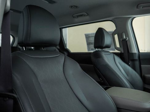 New 2026 Kia Carnival LXS image 11