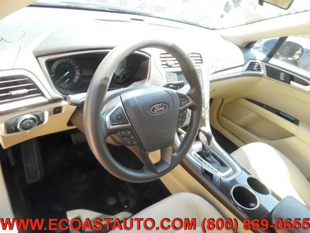 Used 2013 Ford Fusion SE FWD image 8
