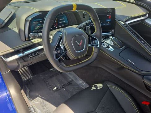 Used 2025 Chevrolet Corvette Stingray Premium Conv w/ 3LT RWD image 11