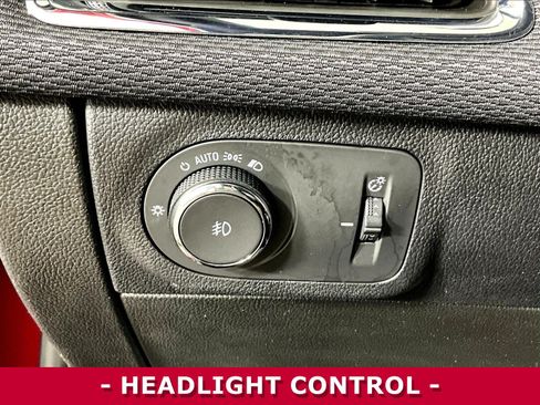 Used 2019 Chevrolet Cruze LT w/ Convenience Package FWD image 36