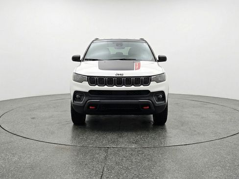 Used 2025 Jeep Compass Trailhawk AWD/4WD image 2