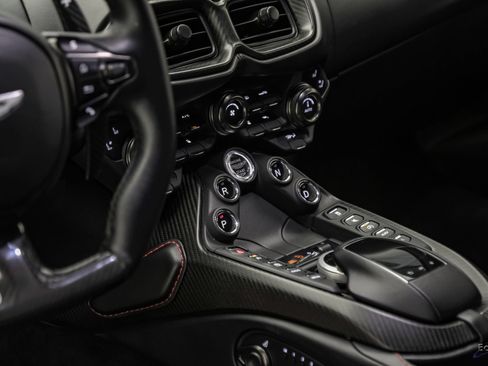 Used 2019 Aston Martin V8 Vantage Coupe RWD image 59