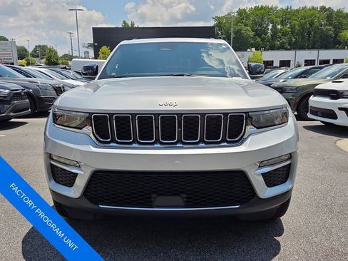 Used 2025 Jeep Grand Cherokee Limited RWD image 2