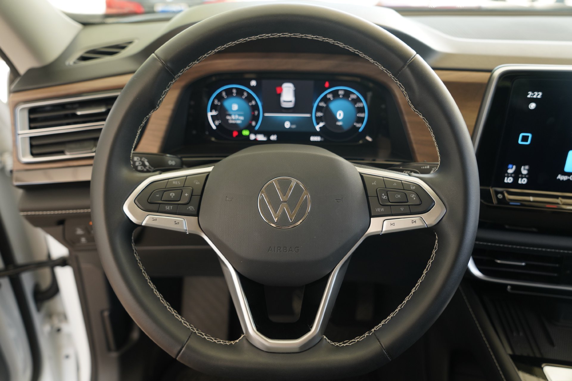 Certified 2026 Volkswagen Atlas SE FWD image 11