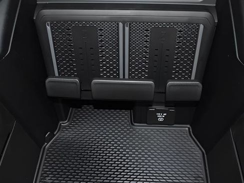 New 2026 RAM 2500 Laramie w/ Towing Technology Group AWD/4WD image 18