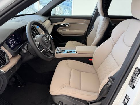 New 2026 Volvo XC90 B6 Plus w/ Protection Package Premier image 12
