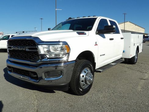 Used 2019 RAM 3500 Tradesman w/ Chrome Appearance Group image 57