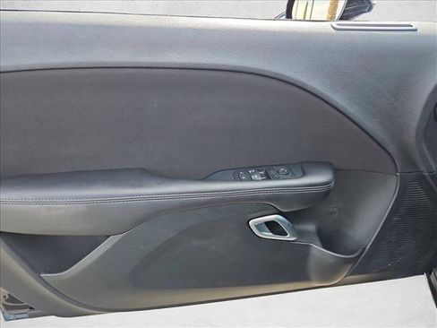 Used 2022 Dodge Challenger R/T image 9