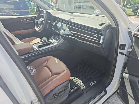 Used 2023 Audi Q7 3.0T Premium Plus AWD/4WD image 7