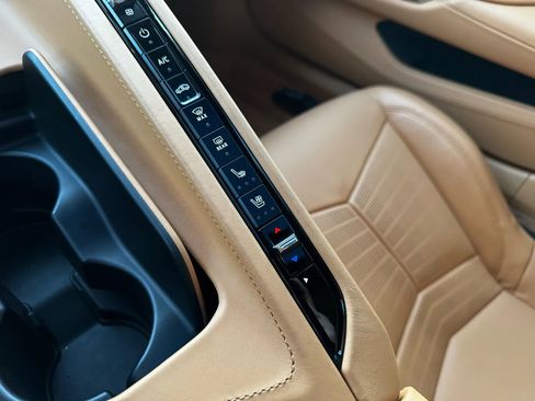 Used 2020 Chevrolet Corvette Stingray Premium Cpe w/ 3LT Preferred Equipment Group image 28